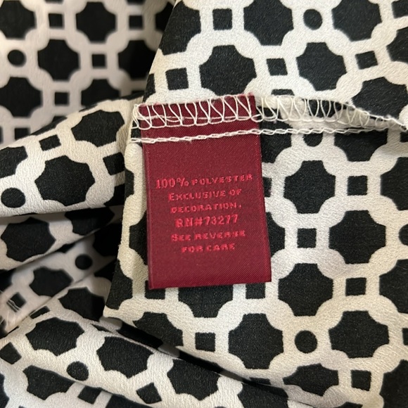 XL Black & White Blouse Box C - Picture 6 of 6